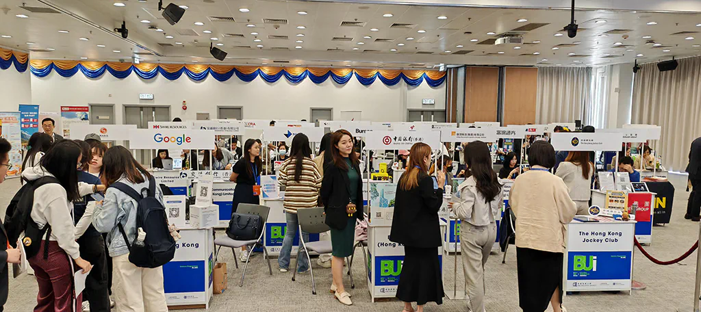Employer booths and students at the HKBU i-ConNet Career Expo